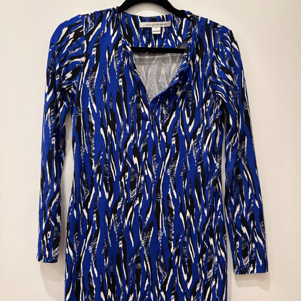 Diane Von Furstenberg Blue Black White Long Sleeve Patterned Dress